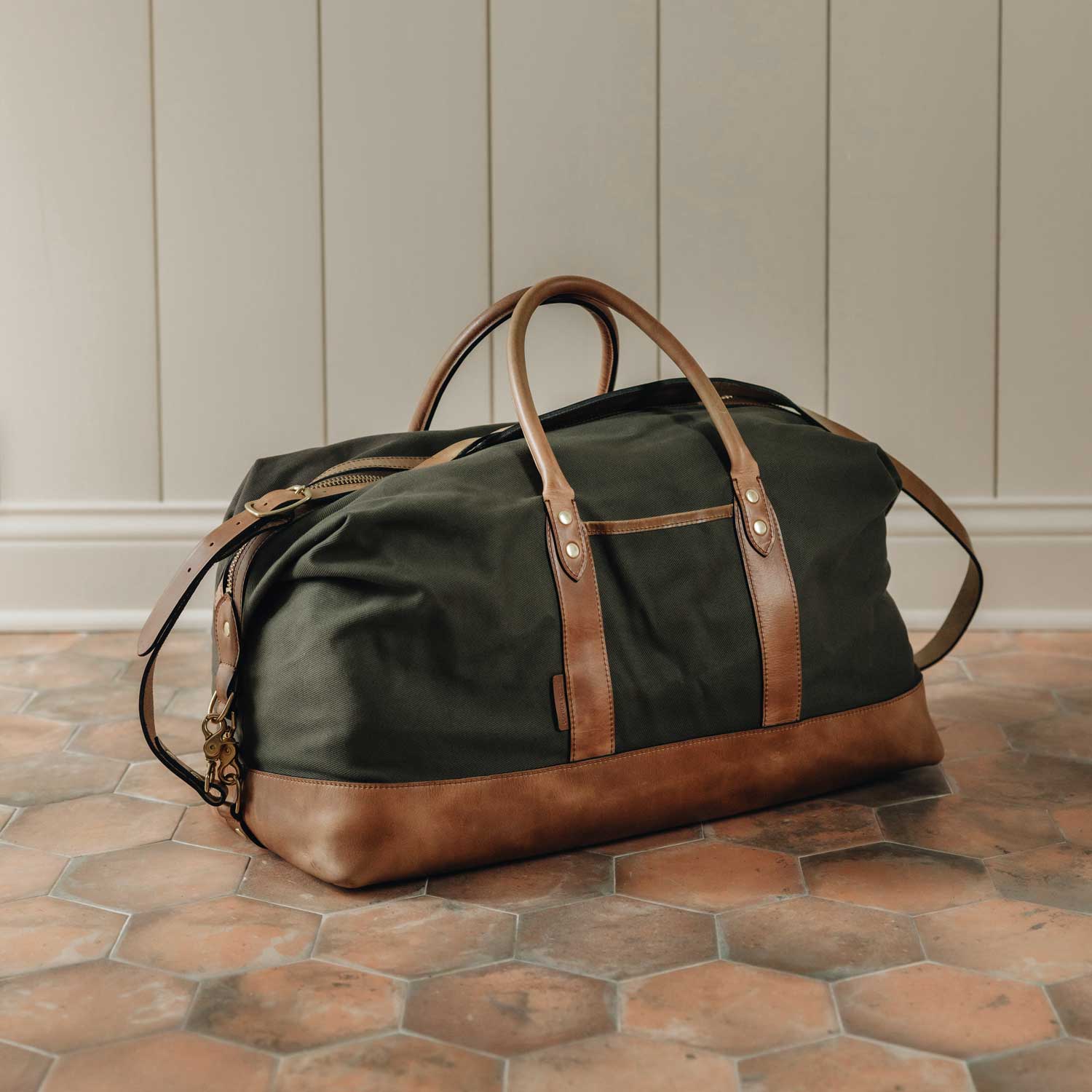 Canvas Weekender – Clayton & Crume