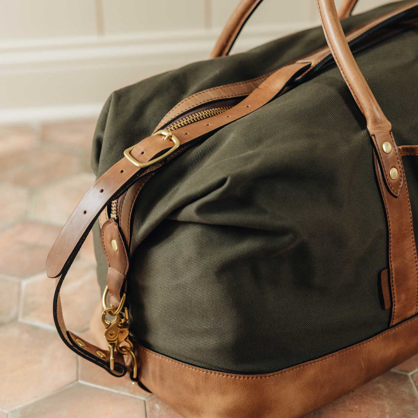 Canvas Weekender – Clayton & Crume