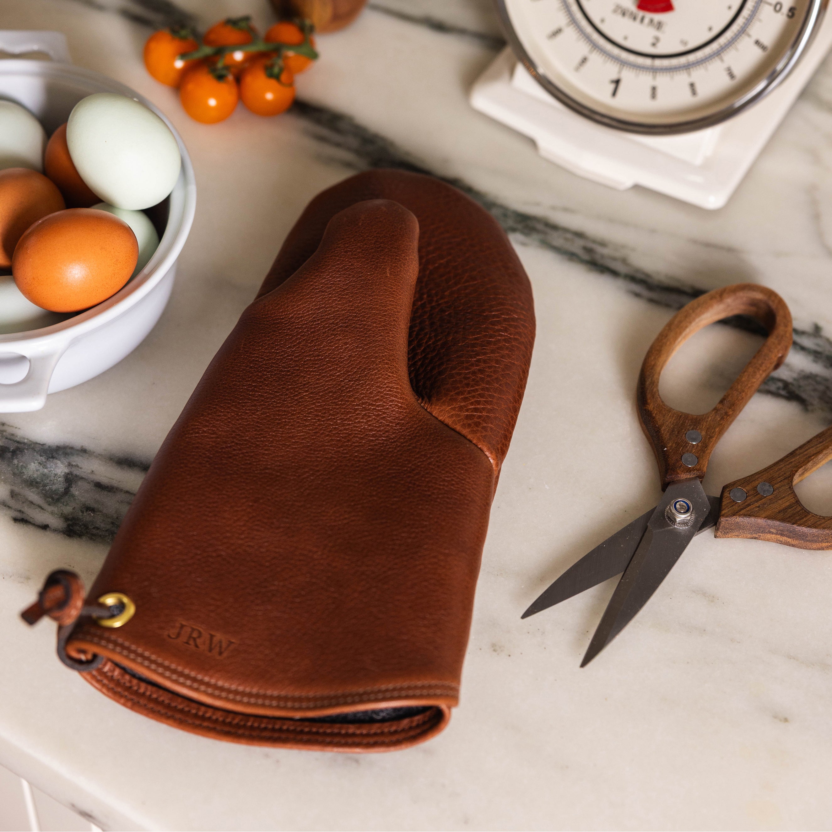 Leather Grill Mitt – Clayton & Crume