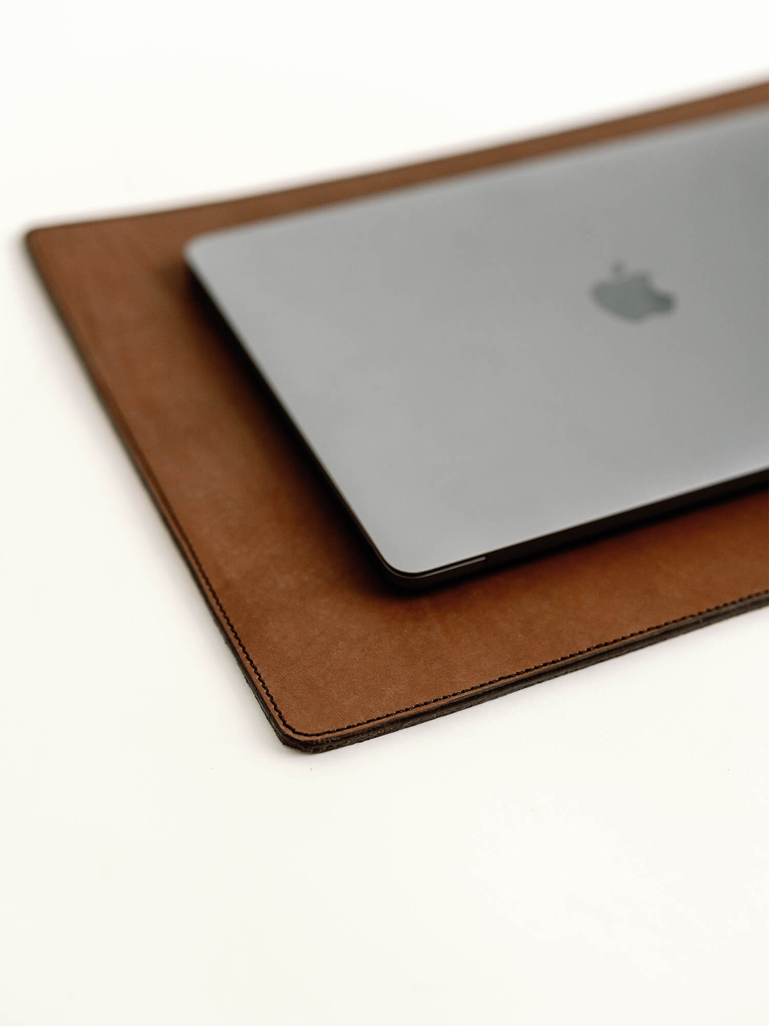 The Desk Pad – Clayton & Crume