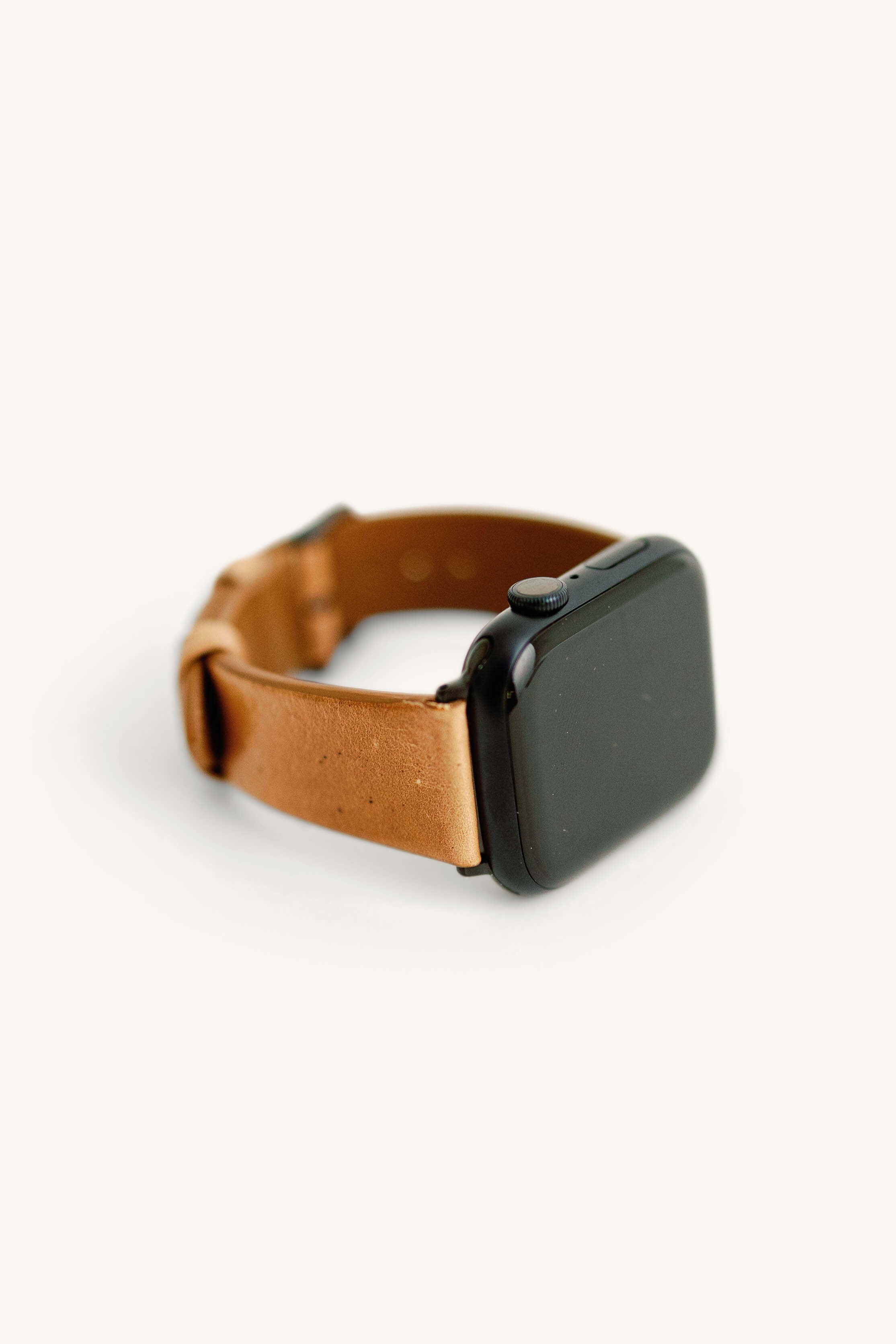 Nomad leather strap best sale apple watch